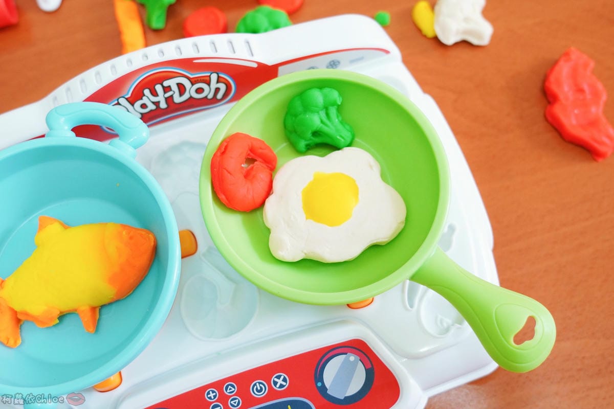 親子x開箱 樂天市場好窩生活節 動手玩創意 培樂多黏土 廚房系列 吱吱火爐料理組 發揮孩子的創造想像力12.jpg 親子x開箱 樂天市場好窩生活節 動手玩創意 培樂多黏土 廚房系列 吱吱火爐料理組 發揮孩子的創造想像力12.jpg