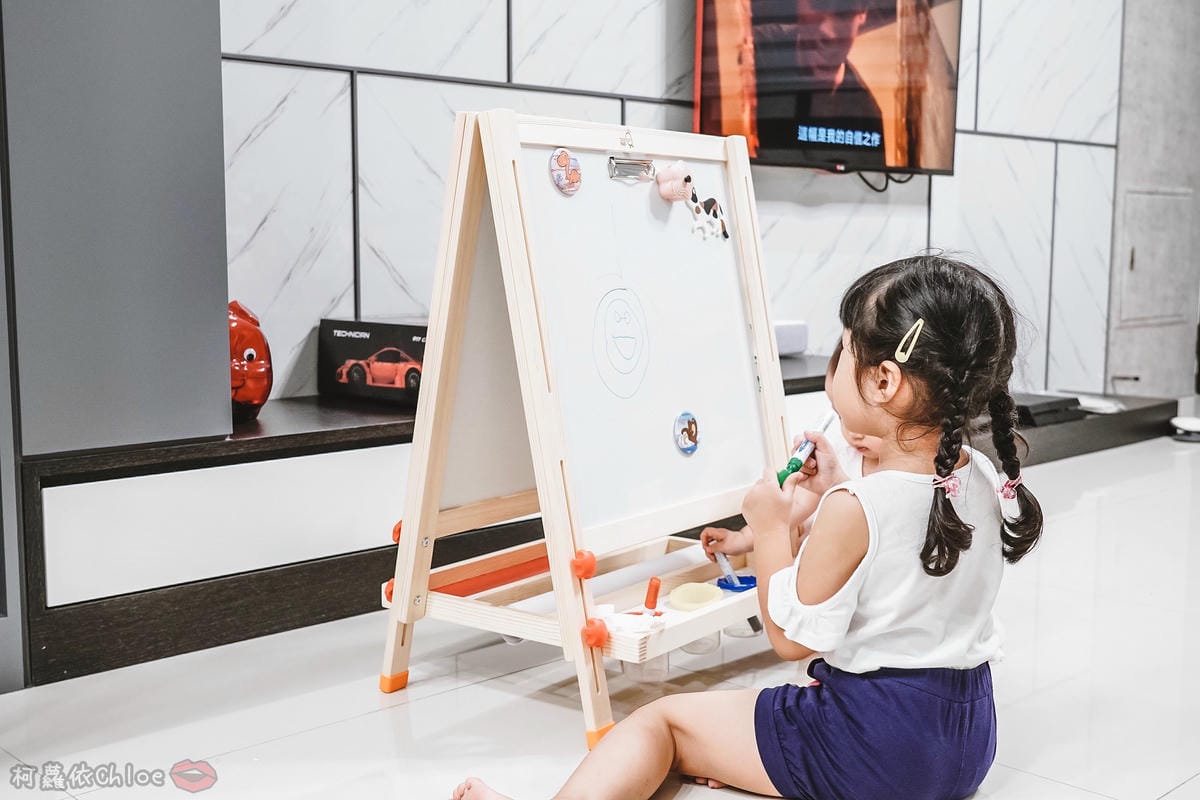 親子好物開箱 Teamson Kids小藝術家梵谷兒童雙面畫架-紅 高質感三用畫板 可調整高度 (限時開團11.jpg 親子好物開箱 Teamson Kids小藝術家梵谷兒童雙面畫架-紅 高質感三用畫板 可調整高度 (限時開團11.jpg