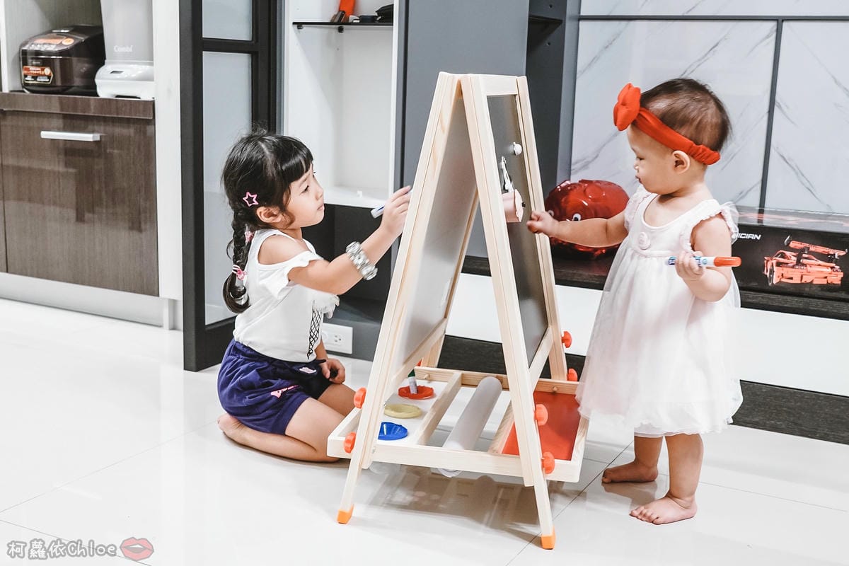 親子好物開箱 Teamson Kids小藝術家梵谷兒童雙面畫架-紅 高質感三用畫板 可調整高度 (限時開團13.jpg 親子好物開箱 Teamson Kids小藝術家梵谷兒童雙面畫架-紅 高質感三用畫板 可調整高度 (限時開團13.jpg