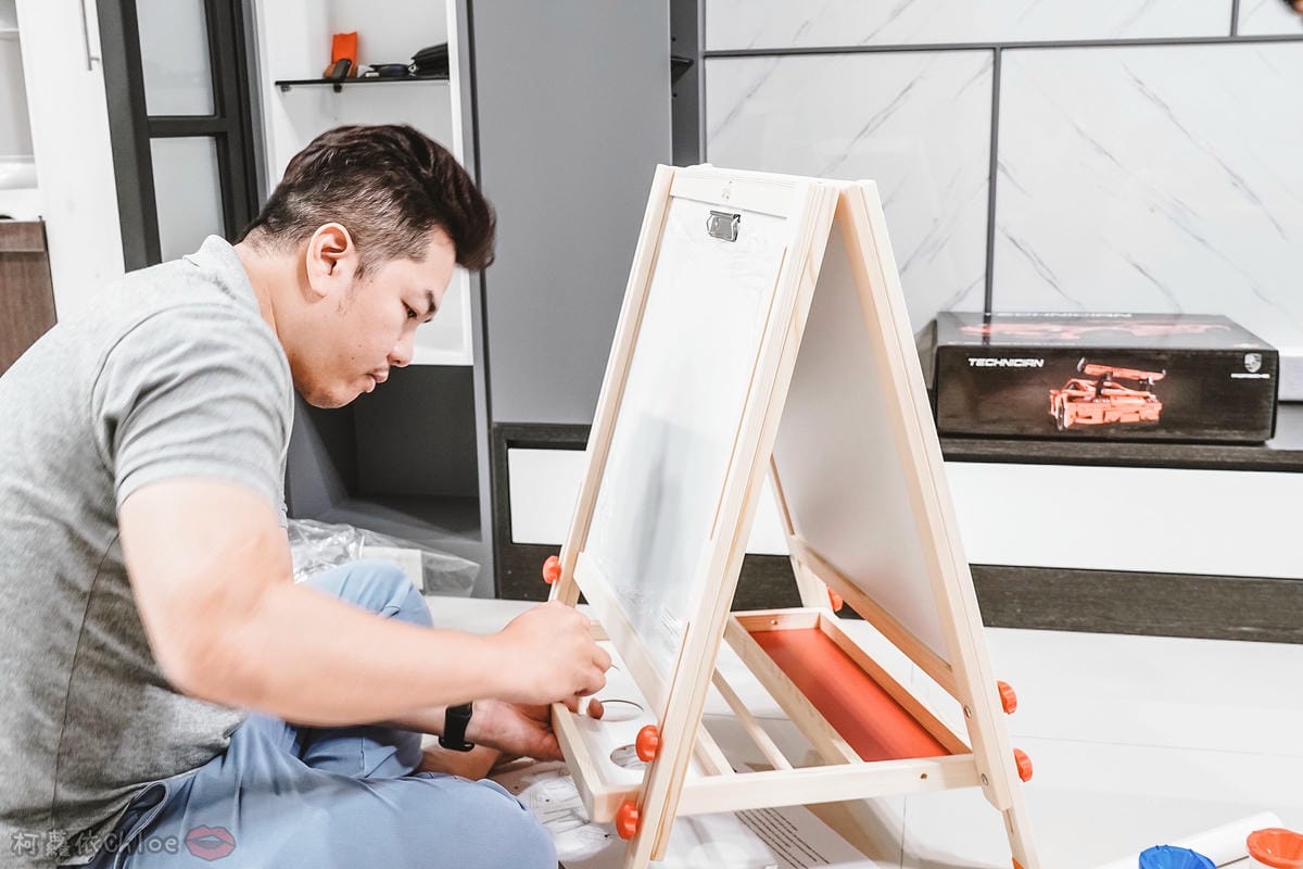 親子好物開箱 Teamson Kids小藝術家梵谷兒童雙面畫架-紅 高質感三用畫板 可調整高度 (限時開團7.jpg 親子好物開箱 Teamson Kids小藝術家梵谷兒童雙面畫架-紅 高質感三用畫板 可調整高度 (限時開團7.jpg