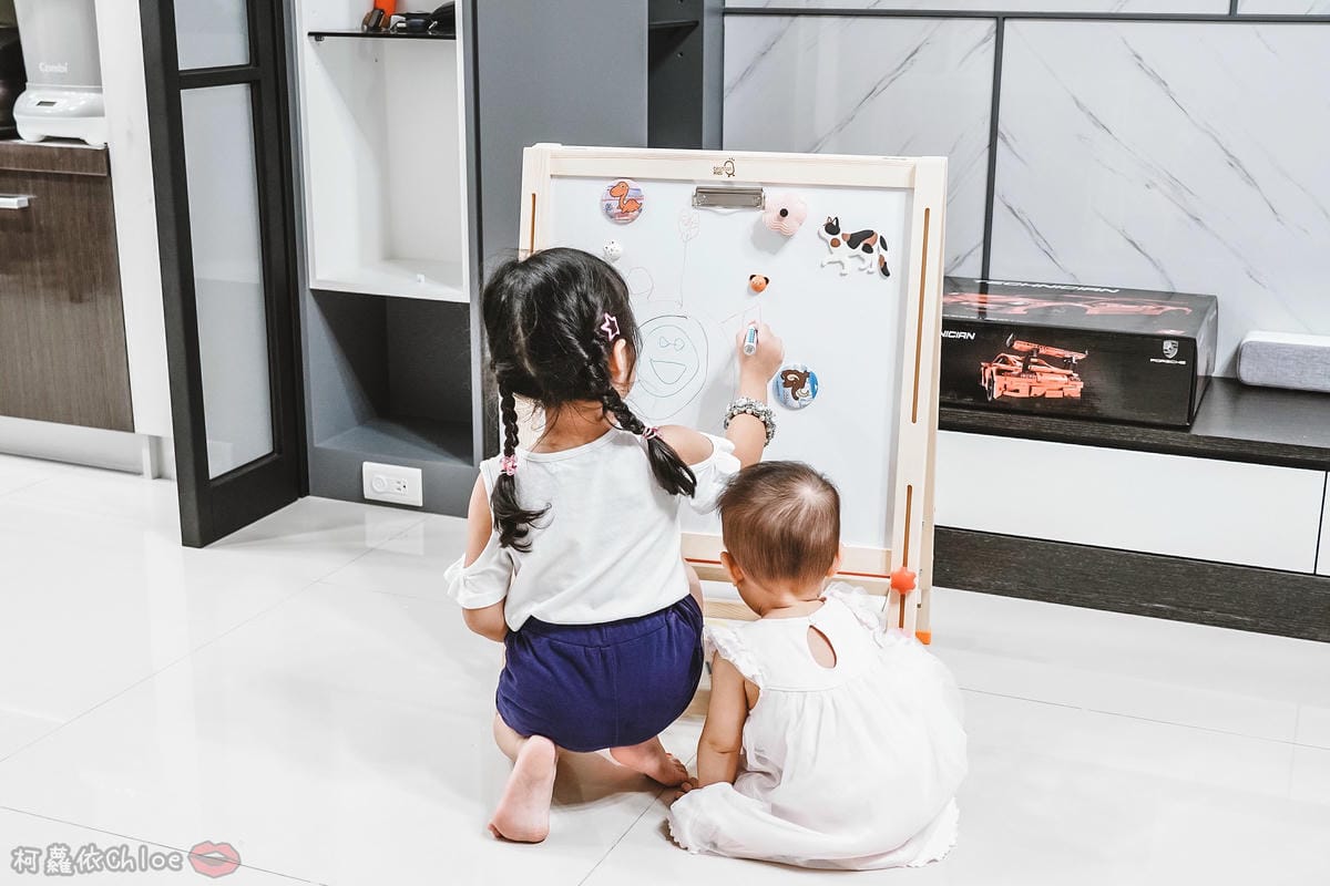 親子好物開箱 Teamson Kids小藝術家梵谷兒童雙面畫架-紅 高質感三用畫板 可調整高度 (限時開團12.jpg 親子好物開箱 Teamson Kids小藝術家梵谷兒童雙面畫架-紅 高質感三用畫板 可調整高度 (限時開團12.jpg