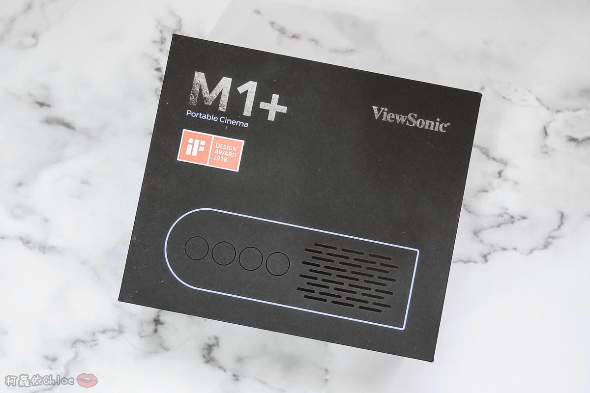 開箱 ViewSonic M1+ WVGA 360度無線巧攜投影機 迷你輕巧實用性超高!無線投影讓我追劇更享受!家庭娛樂、商務、露營適用1.jpg 開箱 ViewSonic M1+ WVGA 360度無線巧攜投影機 迷你輕巧實用性超高!無線投影讓我追劇更享受!家庭娛樂、商務、露營適用1.jpg