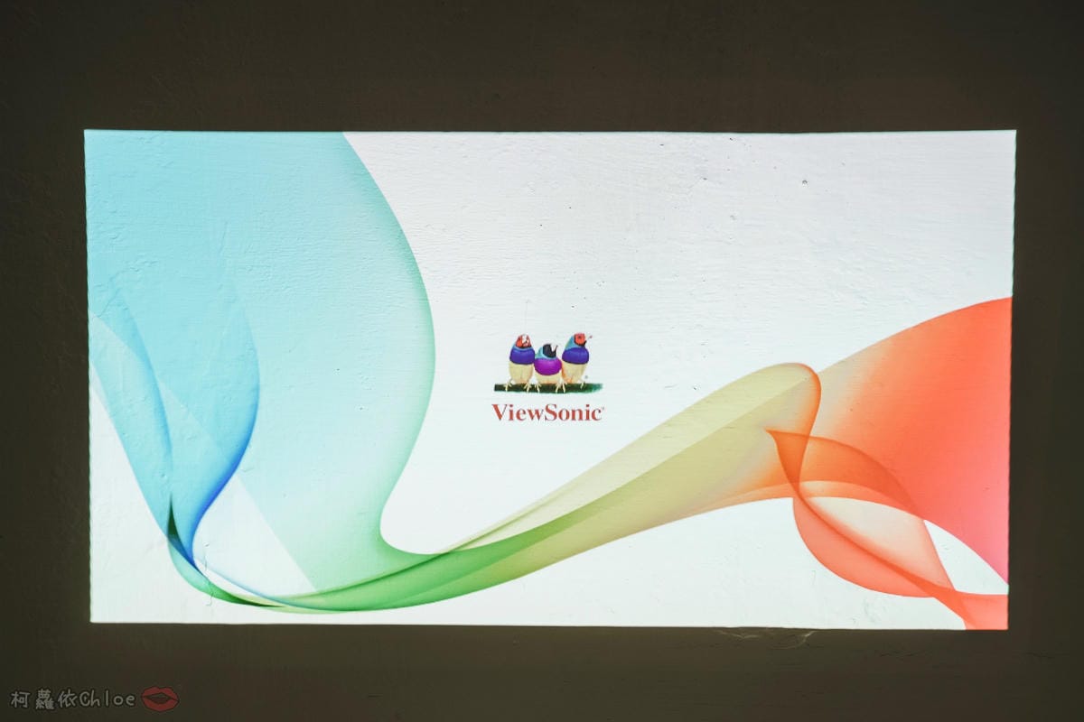 開箱 ViewSonic M1+ WVGA 360度無線巧攜投影機 迷你輕巧實用性超高!無線投影讓我追劇更享受!家庭娛樂、商務、露營適用13.jpg 開箱 ViewSonic M1+ WVGA 360度無線巧攜投影機 迷你輕巧實用性超高!無線投影讓我追劇更享受!家庭娛樂、商務、露營適用13.jpg