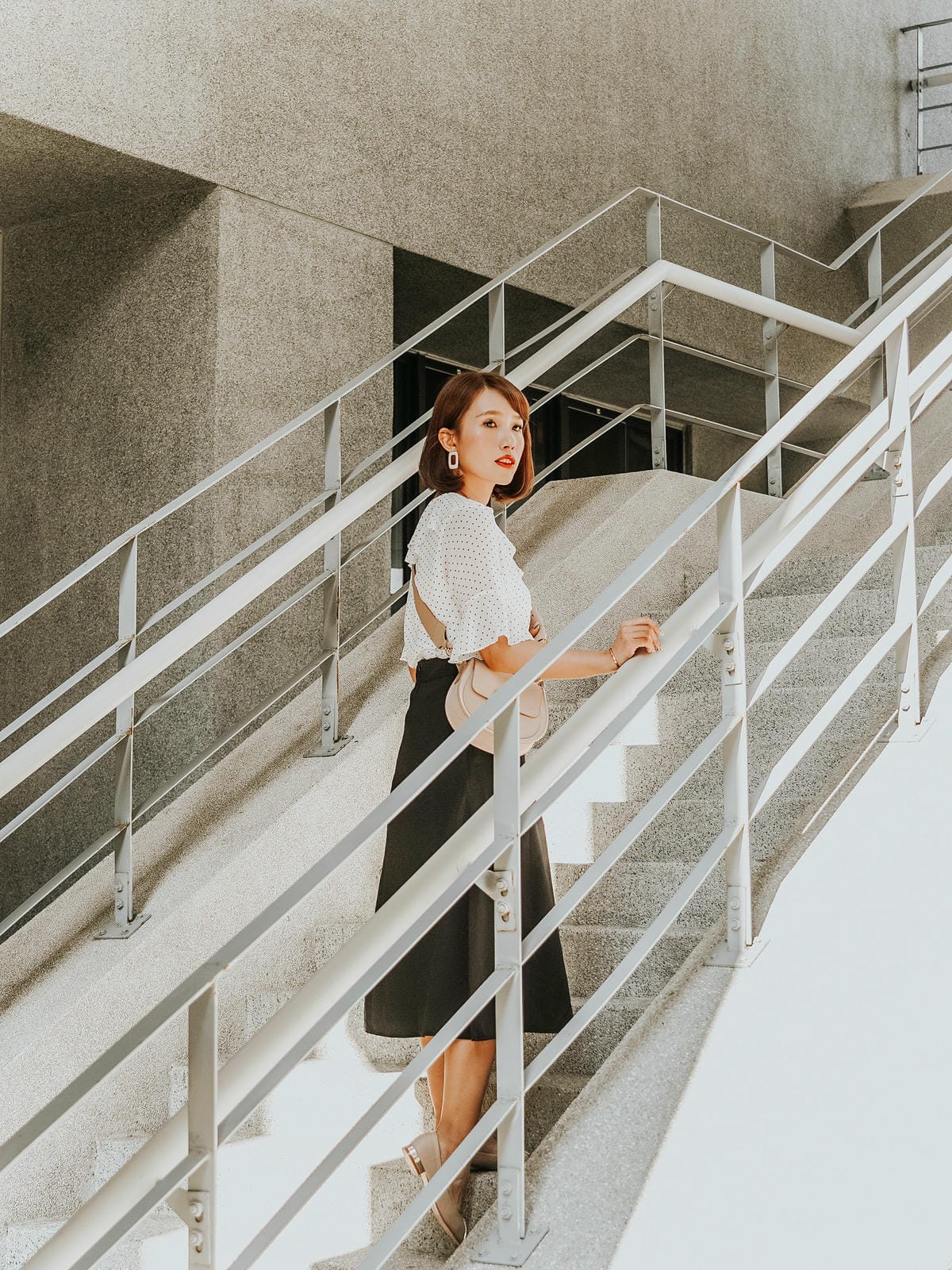 穿搭 流行前線 Popular Front 輕熟女風格服飾這裡買 黑白經典搭配LOOKBOOK23.jpg 穿搭 流行前線 Popular Front 輕熟女風格服飾這裡買 黑白經典搭配LOOKBOOK23.jpg