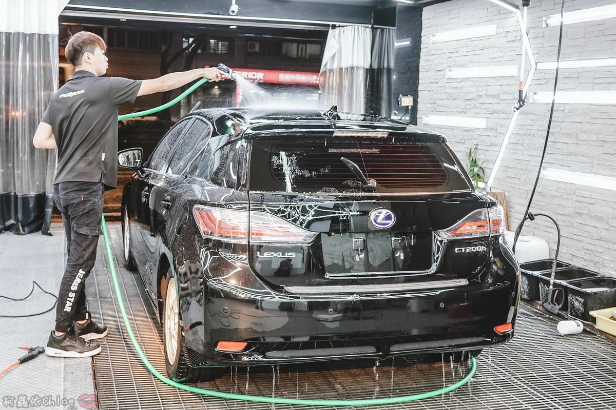 士林汽車美容推薦 MOC墨刻鍍膜 頂級鍍膜工藝 安全無毒 讓愛車亮晶晶 全家出遊超安心35.jpg 士林汽車美容推薦 MOC墨刻鍍膜 頂級鍍膜工藝 安全無毒 讓愛車亮晶晶 全家出遊超安心35.jpg