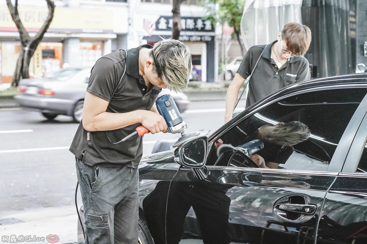 士林汽車美容推薦 MOC墨刻鍍膜 頂級鍍膜工藝 安全無毒 讓愛車亮晶晶 全家出遊超安心28.jpg 士林汽車美容推薦 MOC墨刻鍍膜 頂級鍍膜工藝 安全無毒 讓愛車亮晶晶 全家出遊超安心28.jpg