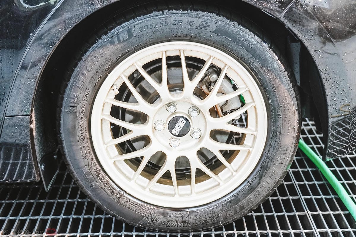 士林汽車美容推薦 MOC墨刻鍍膜 頂級鍍膜工藝 安全無毒 讓愛車亮晶晶 全家出遊超安心23.jpg 士林汽車美容推薦 MOC墨刻鍍膜 頂級鍍膜工藝 安全無毒 讓愛車亮晶晶 全家出遊超安心23.jpg