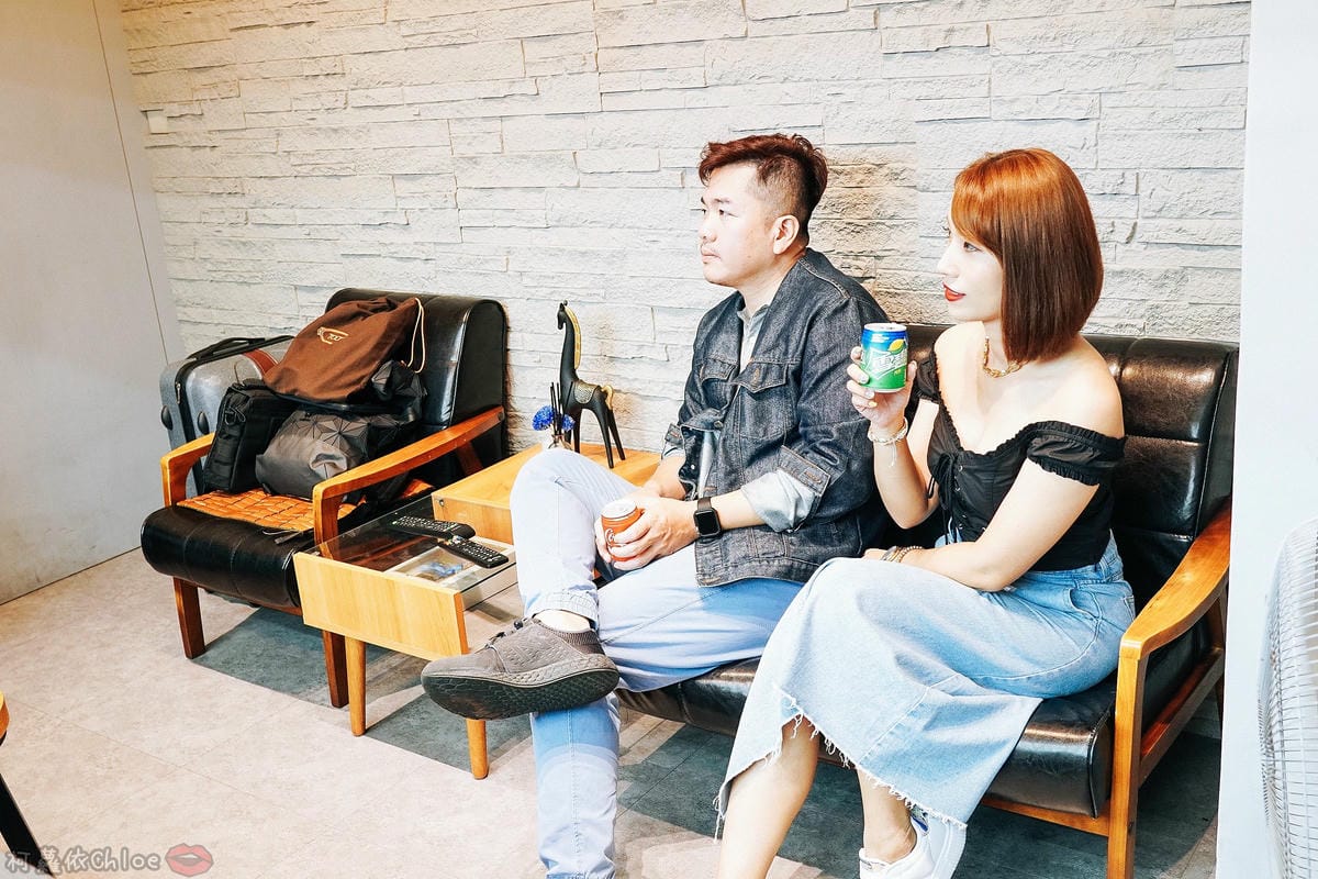 士林汽車美容推薦 MOC墨刻鍍膜 頂級鍍膜工藝 安全無毒 讓愛車亮晶晶 全家出遊超安心12.jpg 士林汽車美容推薦 MOC墨刻鍍膜 頂級鍍膜工藝 安全無毒 讓愛車亮晶晶 全家出遊超安心12.jpg