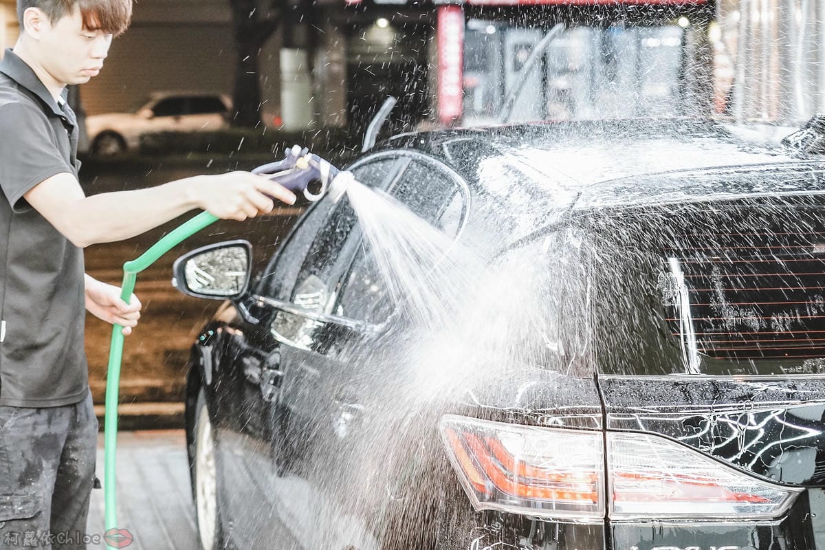 士林汽車美容推薦 MOC墨刻鍍膜 頂級鍍膜工藝 安全無毒 讓愛車亮晶晶 全家出遊超安心34.jpg 士林汽車美容推薦 MOC墨刻鍍膜 頂級鍍膜工藝 安全無毒 讓愛車亮晶晶 全家出遊超安心34.jpg
