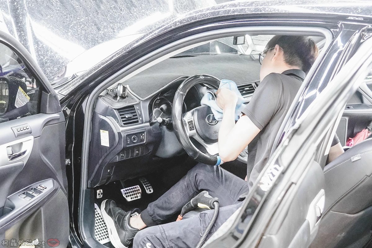 士林汽車美容推薦 MOC墨刻鍍膜 頂級鍍膜工藝 安全無毒 讓愛車亮晶晶 全家出遊超安心20.jpg 士林汽車美容推薦 MOC墨刻鍍膜 頂級鍍膜工藝 安全無毒 讓愛車亮晶晶 全家出遊超安心20.jpg