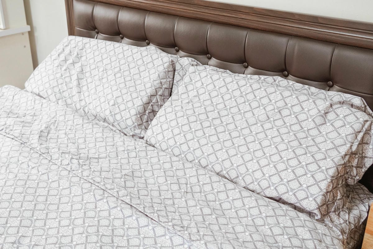 居家生活 躺著就想賴床！極致絲滑細緻觸感 每晚都好眠 德瑞克名床銀離子抗菌天絲60支四件組12.jpg