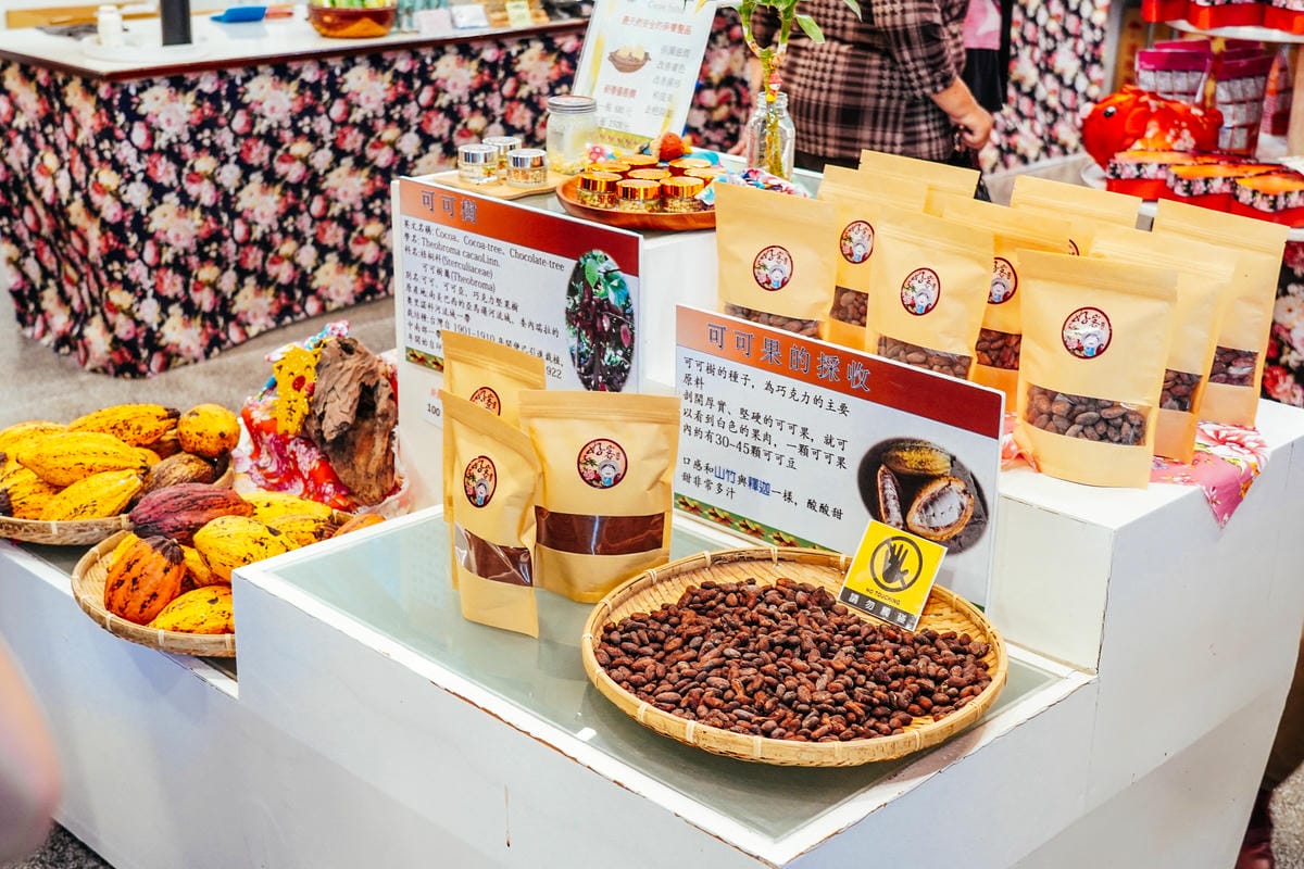 屏東一日遊｜台灣好行508屏北線這樣玩最對味！親子深度放電之旅 山川琉璃吊橋 手作琉璃珠DIY 三地門工藝村 六堆客家噴泉玩樂 客家檳榔扇彩繪DIY82.jpg