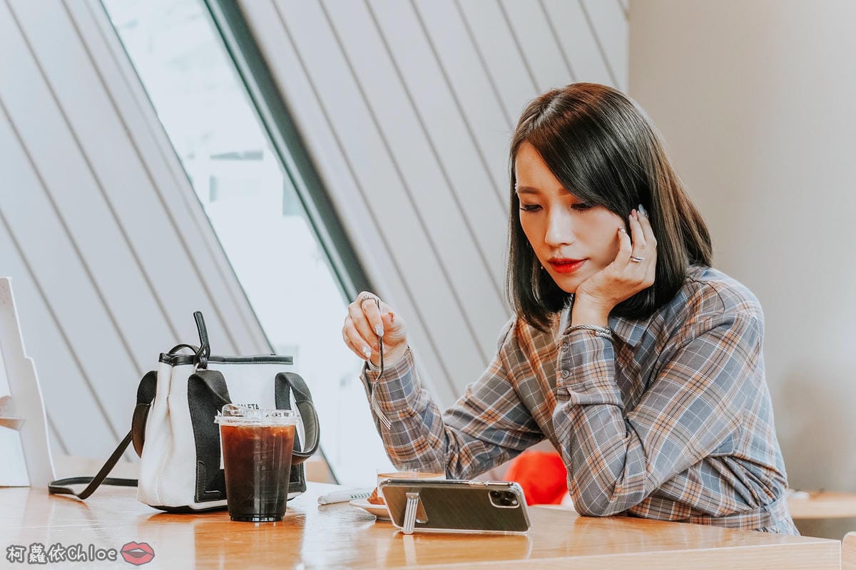 iPhone 11 Pro Max 手機殼推薦 JTLEGEND WAVYEE 防摔保護殼時尚有型 立架式雙料減震保護殼追劇好方便49.jpg iPhone 11 Pro Max 手機殼推薦 JTLEGEND WAVYEE 防摔保護殼時尚有型 立架式雙料減震保護殼追劇好方便49.jpg