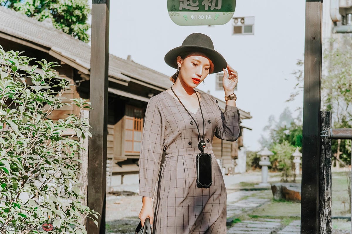 3C時尚配件 Bone頸掛手機綁二代-喵喵貓 貓奴必收!是卡套也是手機綁 手機掛著輕鬆走8.jpg 3C時尚配件 Bone頸掛手機綁二代-喵喵貓 貓奴必收!是卡套也是手機綁 手機掛著輕鬆走8.jpg