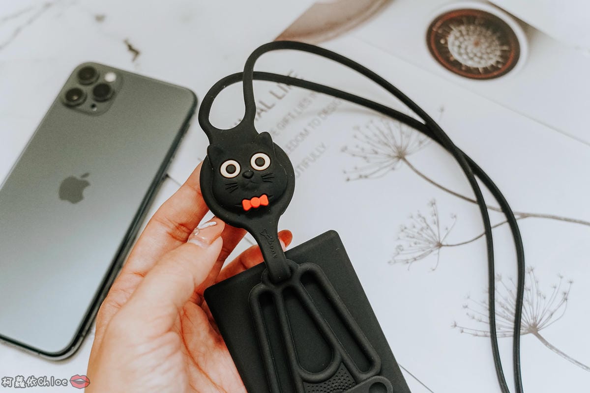 3C時尚配件 Bone頸掛手機綁二代-喵喵貓 貓奴必收!是卡套也是手機綁 手機掛著輕鬆走4.jpg 3C時尚配件 Bone頸掛手機綁二代-喵喵貓 貓奴必收!是卡套也是手機綁 手機掛著輕鬆走4.jpg