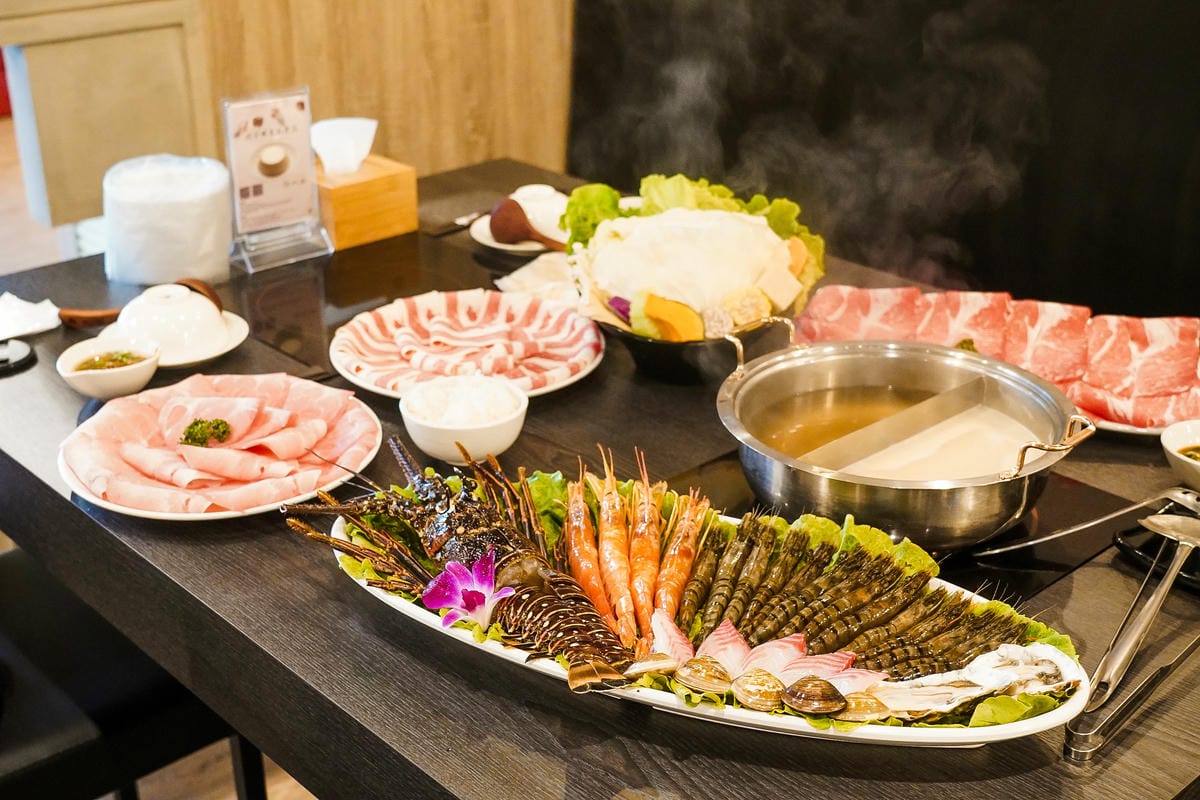 高雄火鍋 舞古賀鍋物專門店-天祥店 痛風蝦爆鍋 頂級海鮮高檔肉品 超滿足 三民區海鮮鍋22.jpg