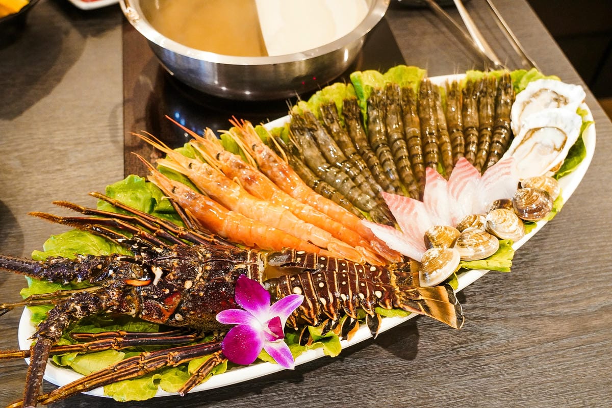 高雄火鍋 舞古賀鍋物專門店-天祥店 痛風蝦爆鍋 頂級海鮮高檔肉品 超滿足 三民區海鮮鍋27.jpg