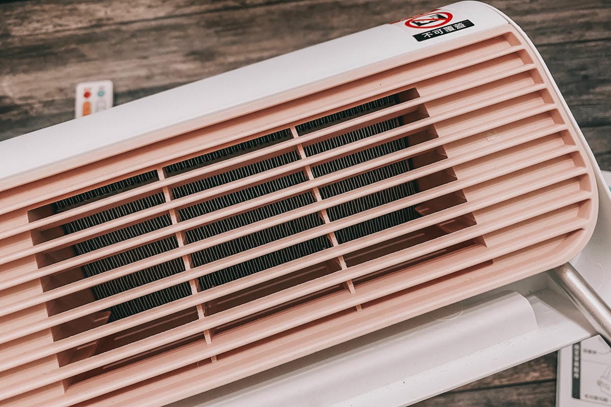 生活居家 Fujitek富士電通 居家浴室遙控陶瓷電暖器 冬日必備 可定時 冷暖風調節 輕巧便利使用4.jpg 生活居家 Fujitek富士電通 居家浴室遙控陶瓷電暖器 冬日必備 可定時 冷暖風調節 輕巧便利使用4.jpg