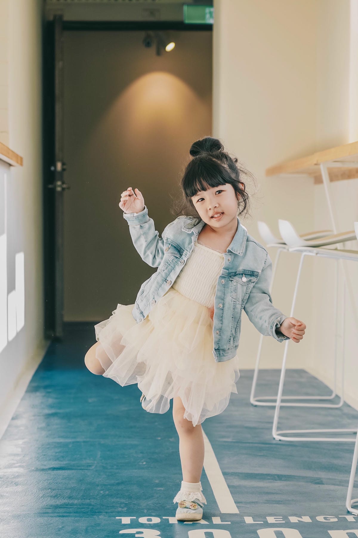 嬰幼兒童裝 Britt女童禮服 一圓女孩公主夢 手工製作的兒童髮箍讓穿搭更聚焦21.jpg 嬰幼兒童裝 Britt女童禮服 一圓女孩公主夢 手工製作的兒童髮箍讓穿搭更聚焦21.jpg