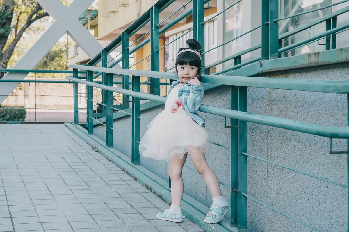 嬰幼兒童裝 Britt女童禮服 一圓女孩公主夢 手工製作的兒童髮箍讓穿搭更聚焦17.jpg 嬰幼兒童裝 Britt女童禮服 一圓女孩公主夢 手工製作的兒童髮箍讓穿搭更聚焦17.jpg