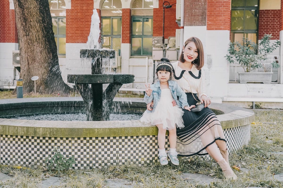 嬰幼兒童裝 Britt女童禮服 一圓女孩公主夢 手工製作的兒童髮箍讓穿搭更聚焦24.jpg 嬰幼兒童裝 Britt女童禮服 一圓女孩公主夢 手工製作的兒童髮箍讓穿搭更聚焦24.jpg