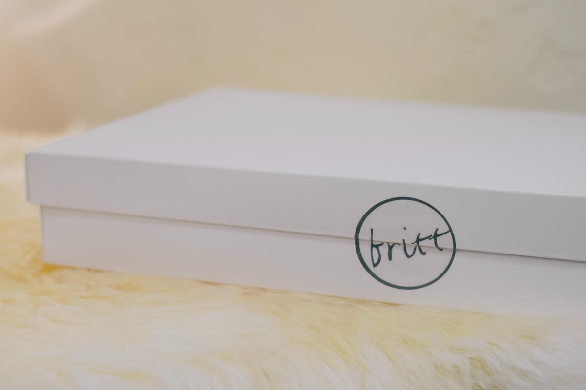 嬰幼兒童裝 Britt女童禮服 一圓女孩公主夢 手工製作的兒童髮箍讓穿搭更聚焦1.jpg 嬰幼兒童裝 Britt女童禮服 一圓女孩公主夢 手工製作的兒童髮箍讓穿搭更聚焦1.jpg