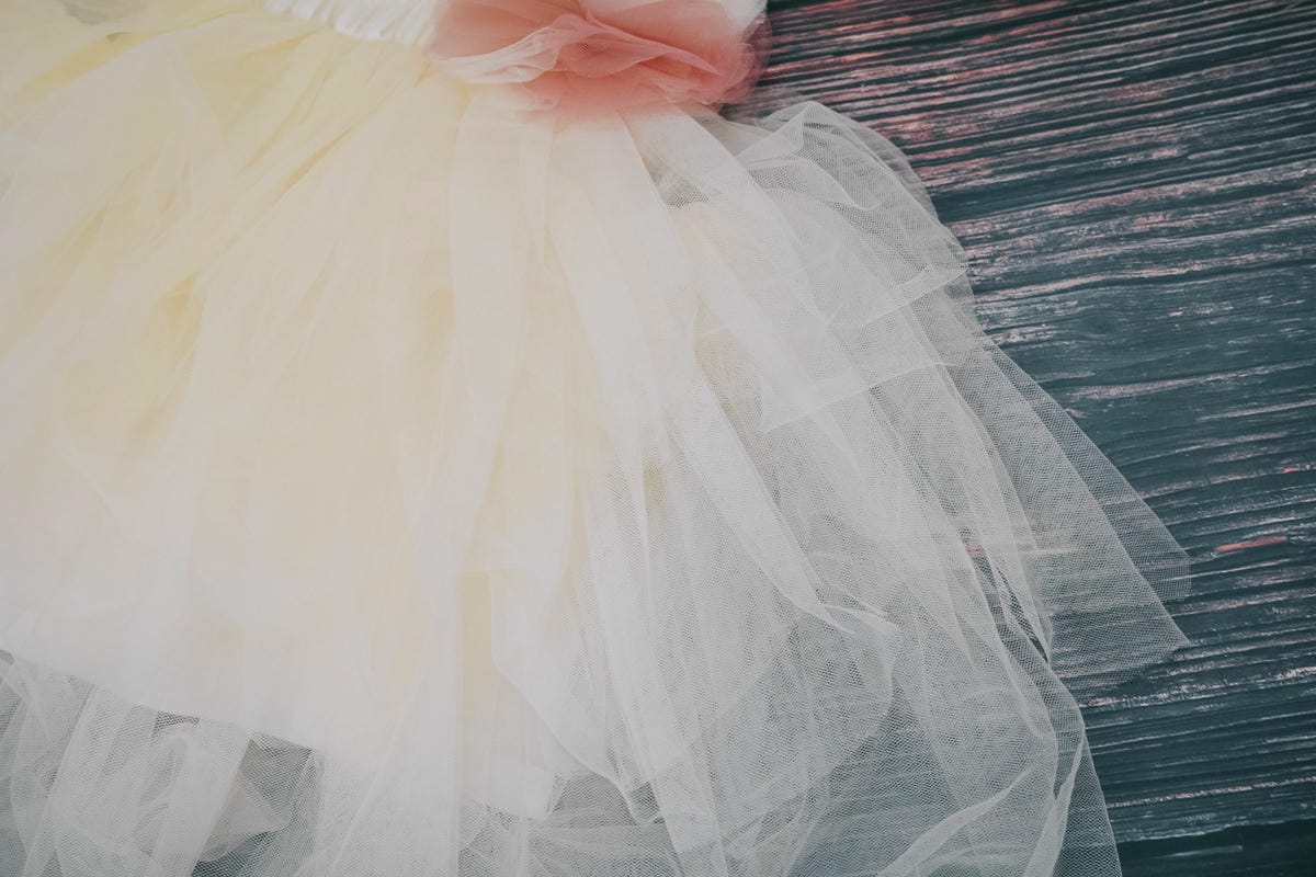 嬰幼兒童裝 Britt女童禮服 一圓女孩公主夢 手工製作的兒童髮箍讓穿搭更聚焦6.jpg 嬰幼兒童裝 Britt女童禮服 一圓女孩公主夢 手工製作的兒童髮箍讓穿搭更聚焦6.jpg