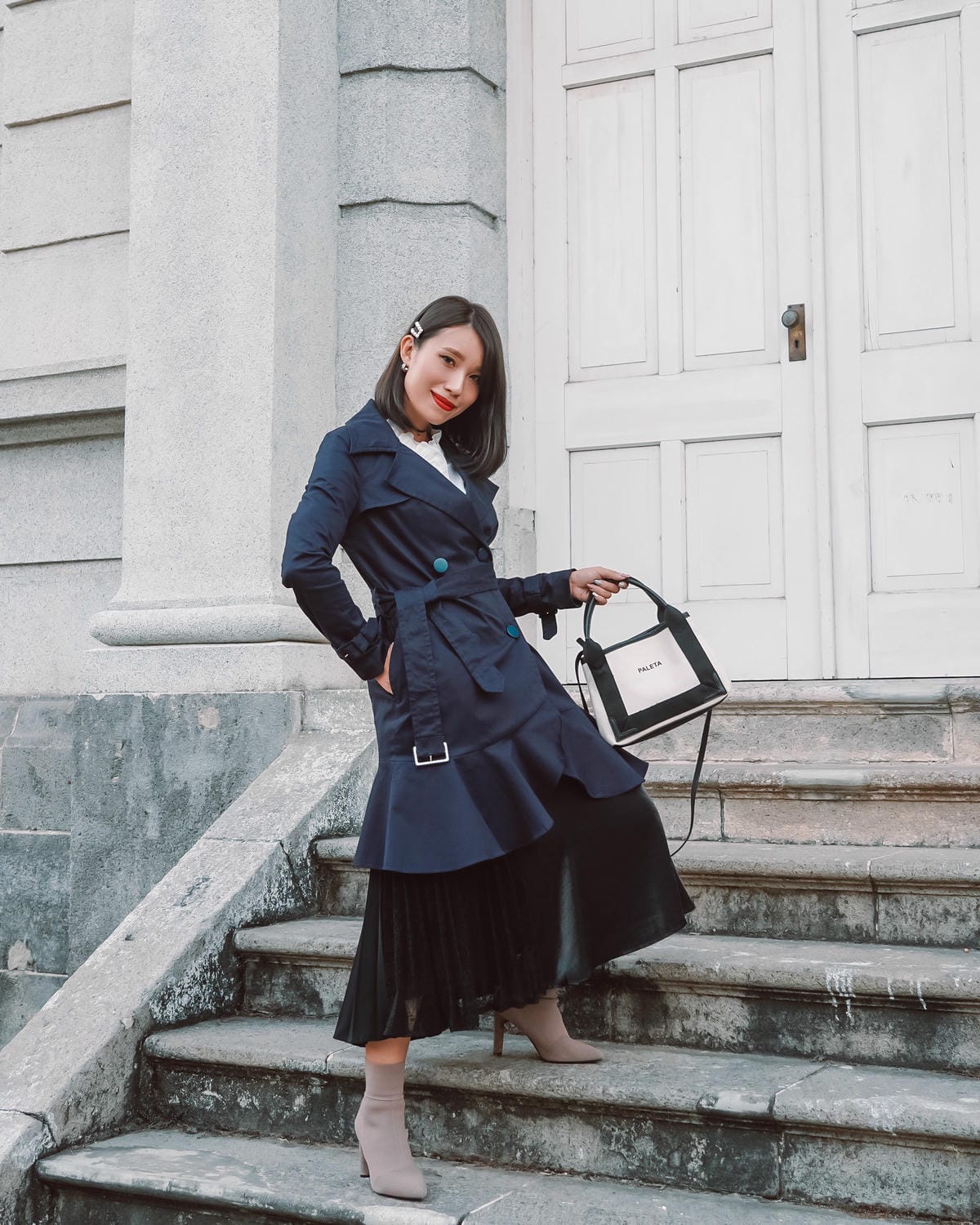 都會穿搭 iROO輕奢華 週時尚愛自己不打折 經典黑白上班族穿搭 秋冬風衣必備24.jpg 都會穿搭 iROO輕奢華 週時尚愛自己不打折 經典黑白上班族穿搭 秋冬風衣必備24.jpg