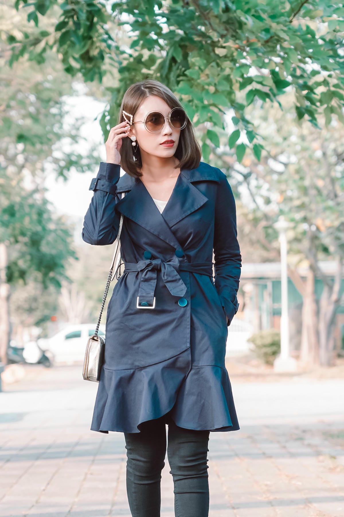 都會穿搭 iROO輕奢華 週時尚愛自己不打折 經典黑白上班族穿搭 秋冬風衣必備26.jpg 都會穿搭 iROO輕奢華 週時尚愛自己不打折 經典黑白上班族穿搭 秋冬風衣必備26.jpg