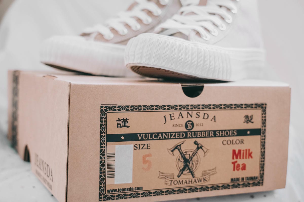 帆布鞋穿搭LOOKBOOK JEANSDA金斯大戰斧加硫鞋 不敗經典帆布鞋展現個人穿搭魅力@高雄駁二店20.jpg 帆布鞋穿搭LOOKBOOK JEANSDA金斯大戰斧加硫鞋 不敗經典帆布鞋展現個人穿搭魅力@高雄駁二店20.jpg