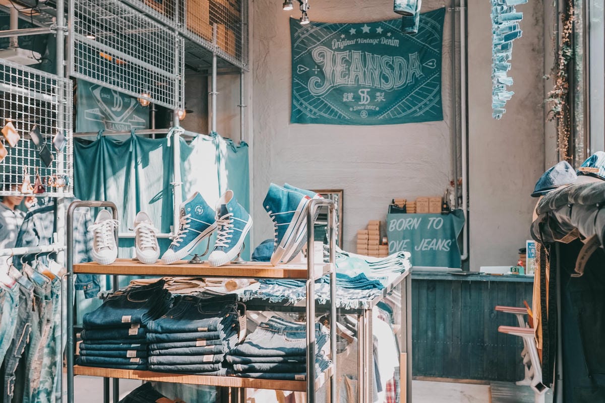 帆布鞋穿搭LOOKBOOK JEANSDA金斯大戰斧加硫鞋 不敗經典帆布鞋展現個人穿搭魅力@高雄駁二店8.jpg 帆布鞋穿搭LOOKBOOK JEANSDA金斯大戰斧加硫鞋 不敗經典帆布鞋展現個人穿搭魅力@高雄駁二店8.jpg