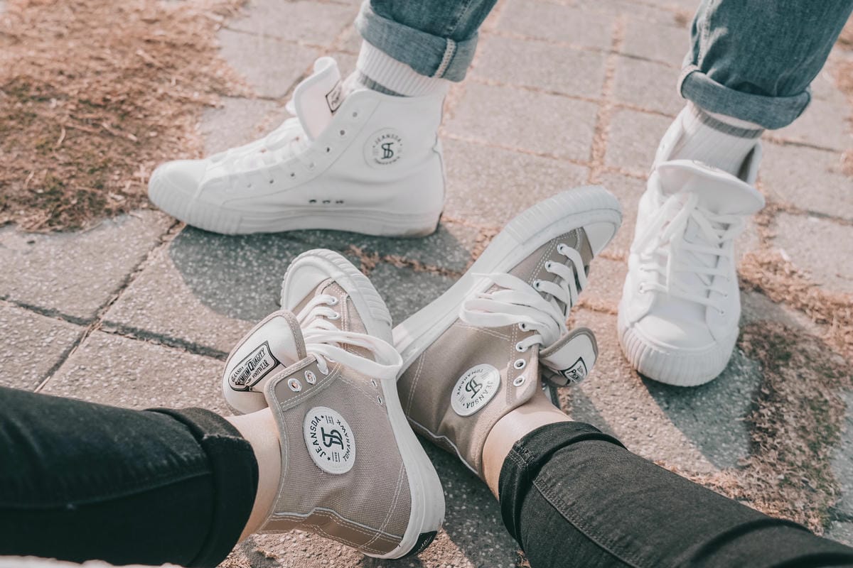 帆布鞋穿搭LOOKBOOK JEANSDA金斯大戰斧加硫鞋 不敗經典帆布鞋展現個人穿搭魅力@高雄駁二店30.jpg 帆布鞋穿搭LOOKBOOK JEANSDA金斯大戰斧加硫鞋 不敗經典帆布鞋展現個人穿搭魅力@高雄駁二店30.jpg