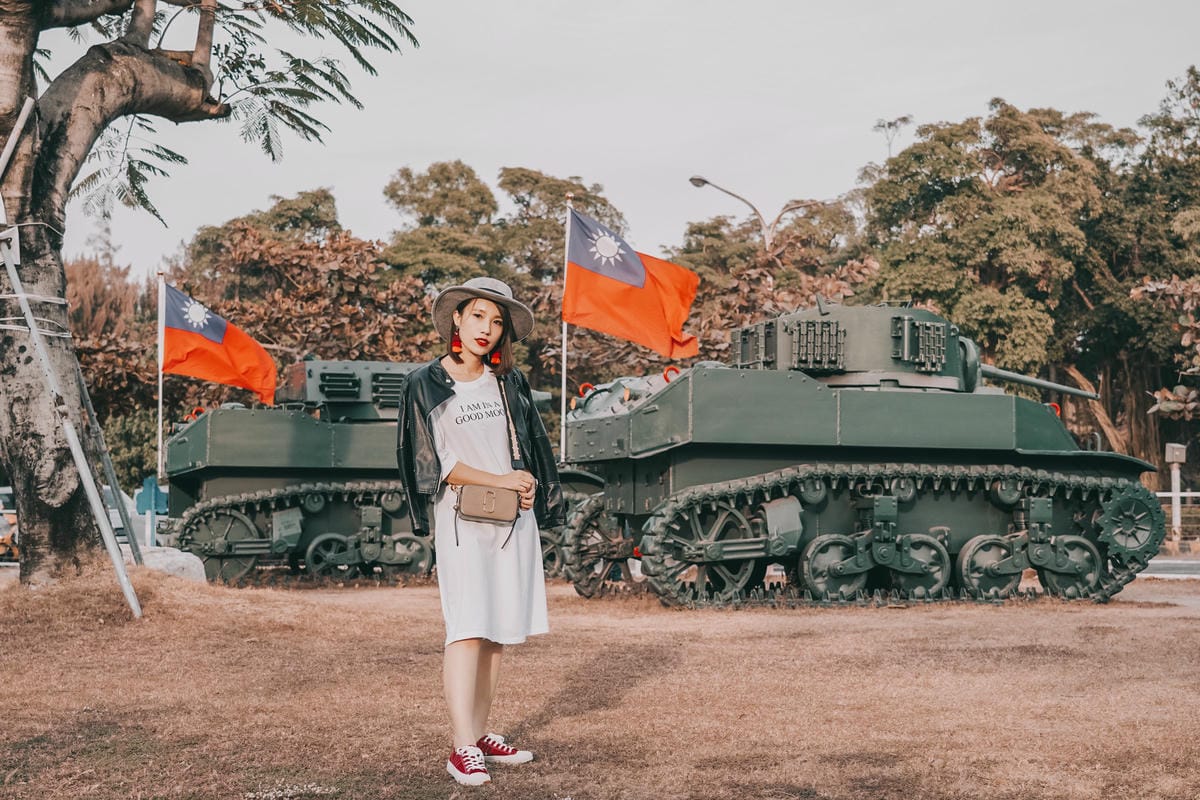 帆布鞋穿搭LOOKBOOK JEANSDA金斯大戰斧加硫鞋 不敗經典帆布鞋展現個人穿搭魅力@高雄駁二店58.jpg 帆布鞋穿搭LOOKBOOK JEANSDA金斯大戰斧加硫鞋 不敗經典帆布鞋展現個人穿搭魅力@高雄駁二店58.jpg