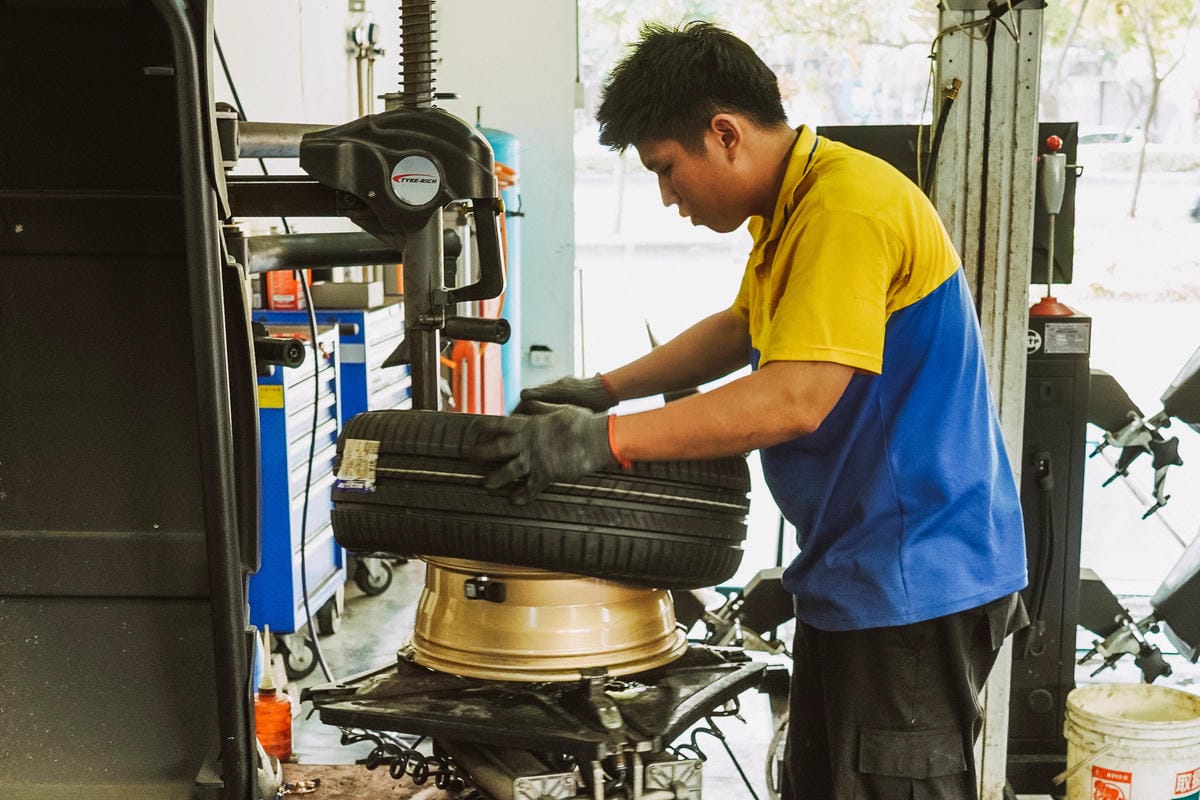 高雄汽車百貨 高階車避震器改裝 更換輪胎 汽車精品 免費行車安全檢查 一家消費 全台服務~車之輪-民權店21.jpg 高雄汽車百貨 高階車避震器改裝 更換輪胎 汽車精品 免費行車安全檢查 一家消費 全台服務~車之輪-民權店21.jpg