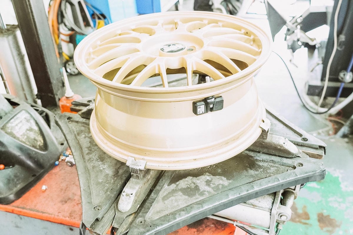 高雄汽車百貨 高階車避震器改裝 更換輪胎 汽車精品 免費行車安全檢查 一家消費 全台服務~車之輪-民權店20.jpg 高雄汽車百貨 高階車避震器改裝 更換輪胎 汽車精品 免費行車安全檢查 一家消費 全台服務~車之輪-民權店20.jpg