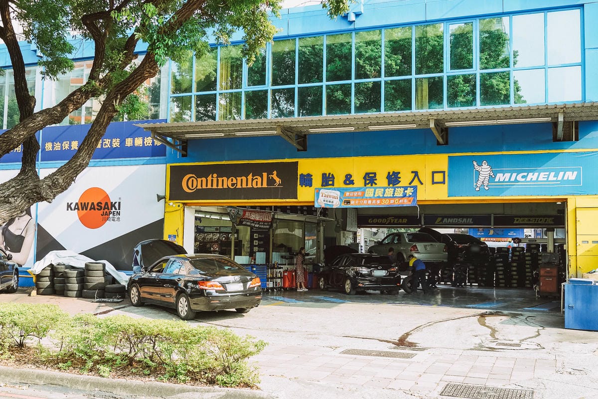 高雄汽車百貨 高階車避震器改裝 更換輪胎 汽車精品 免費行車安全檢查 一家消費 全台服務~車之輪-民權店2.jpg 高雄汽車百貨 高階車避震器改裝 更換輪胎 汽車精品 免費行車安全檢查 一家消費 全台服務~車之輪-民權店2.jpg