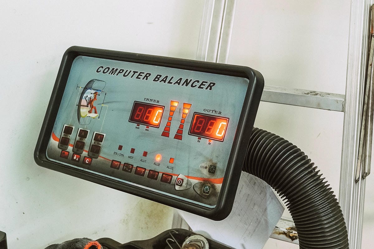 高雄汽車百貨 高階車避震器改裝 更換輪胎 汽車精品 免費行車安全檢查 一家消費 全台服務~車之輪-民權店25.jpg 高雄汽車百貨 高階車避震器改裝 更換輪胎 汽車精品 免費行車安全檢查 一家消費 全台服務~車之輪-民權店25.jpg