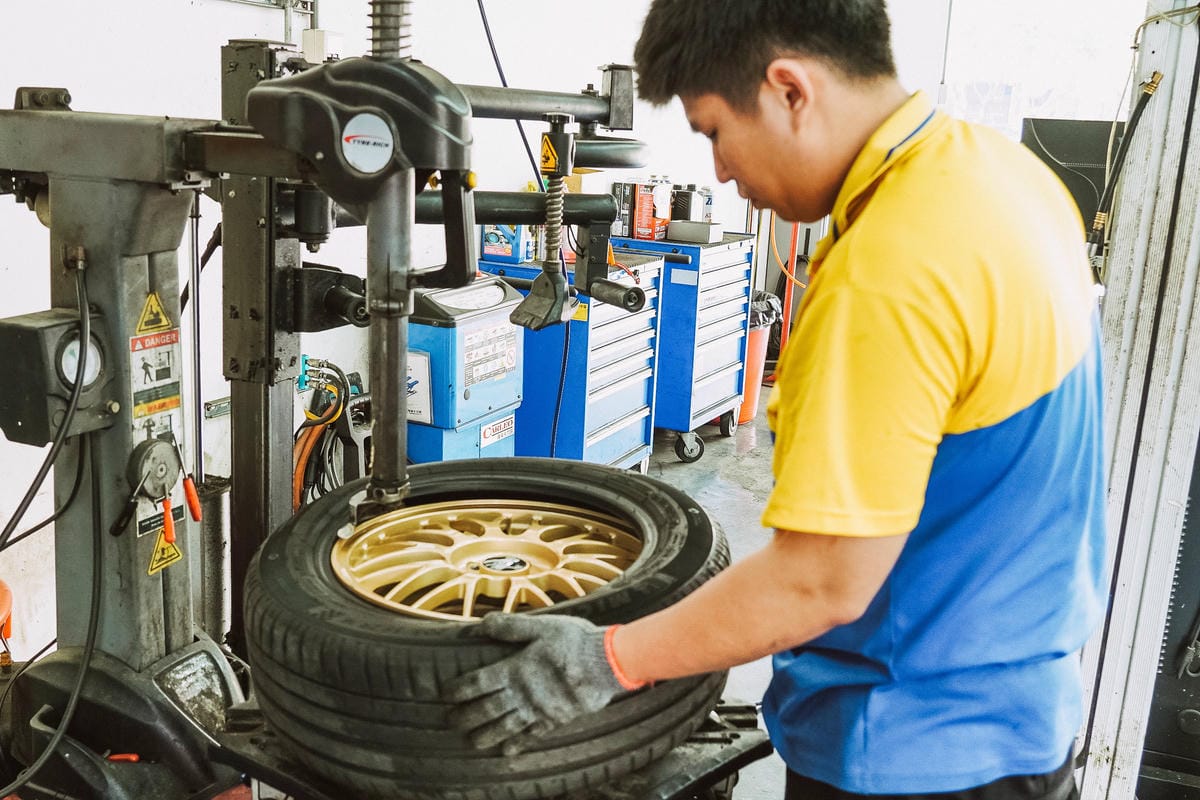 高雄汽車百貨 高階車避震器改裝 更換輪胎 汽車精品 免費行車安全檢查 一家消費 全台服務~車之輪-民權店19.jpg 高雄汽車百貨 高階車避震器改裝 更換輪胎 汽車精品 免費行車安全檢查 一家消費 全台服務~車之輪-民權店19.jpg