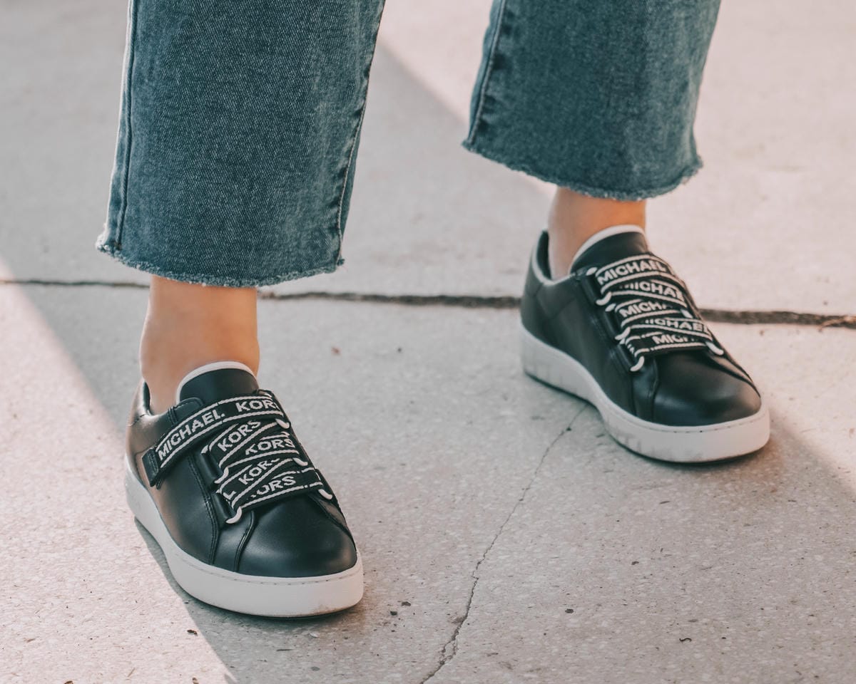 潮鞋開箱 黑色皮革MK平底板鞋 重複穿搭LOOKBOOK21.jpg