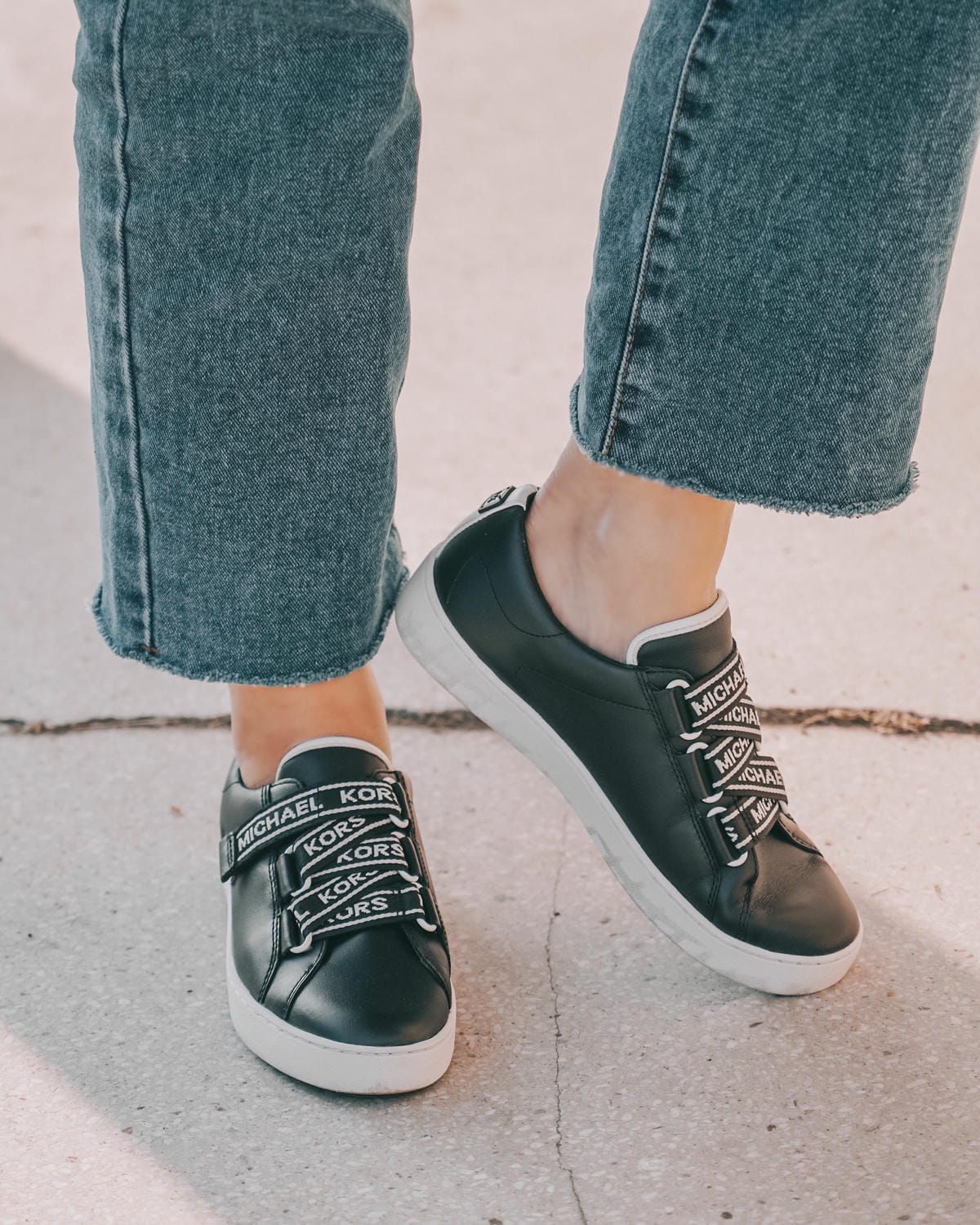 潮鞋開箱 黑色皮革MK平底板鞋 重複穿搭LOOKBOOK19.jpg