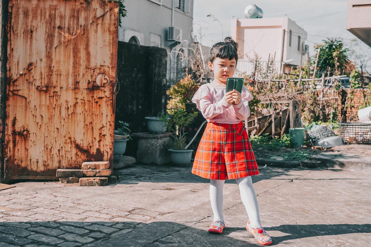 童鞋穿搭x好物分享 日本SkippOn ISEAL VU系列兒童休閒機能鞋%26;Nicott五重珍珠紗方巾 限時團購127.jpg