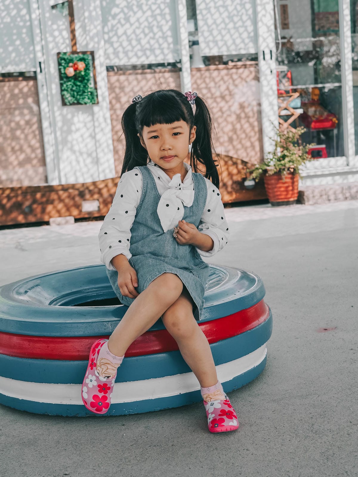 童鞋穿搭x好物分享 日本SkippOn ISEAL VU系列兒童休閒機能鞋%26;Nicott五重珍珠紗方巾 限時團購114.jpg