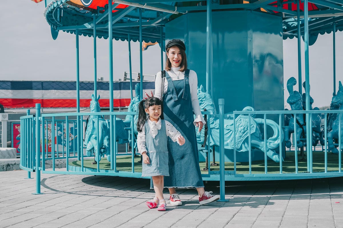 童鞋穿搭x好物分享 日本SkippOn ISEAL VU系列兒童休閒機能鞋%26;Nicott五重珍珠紗方巾 限時團購117.jpg