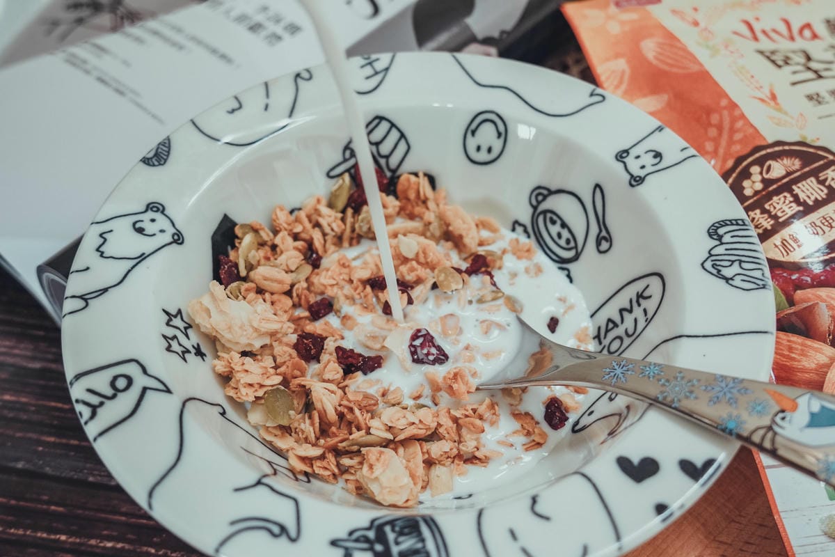 早餐穀物 用萬歲牌堅穀力開啟一整天滿滿活力 巧克力杏仁%26;蜂蜜椰香18.jpg