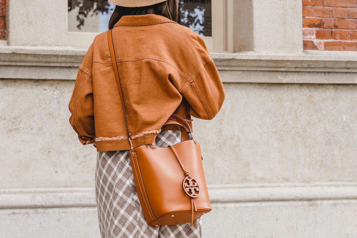 千元精品包入門推薦！Tory Burch、Coach 水桶包 長夾 男短夾 情人節送禮推薦清單４.JPG