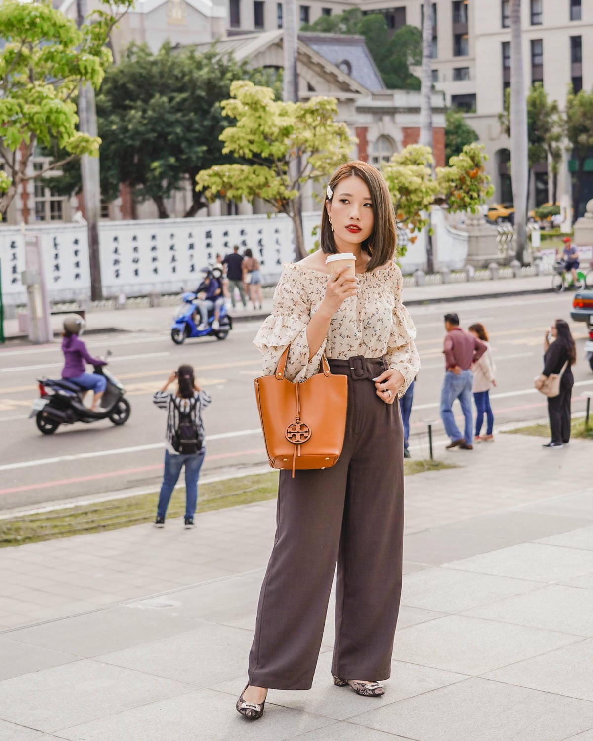 千元精品包入門推薦！Tory Burch、Coach 水桶包 長夾 男短夾 情人節送禮推薦清單２２.JPG