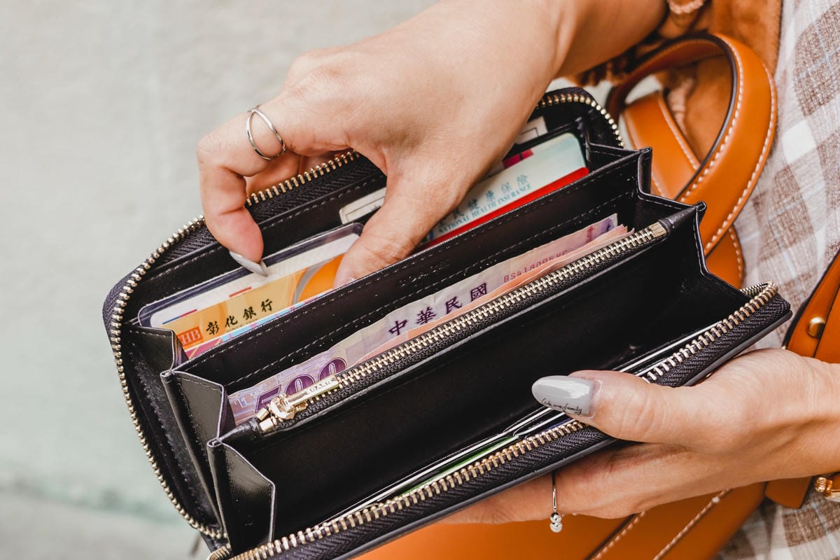 千元精品包入門推薦！Tory Burch、Coach 水桶包 長夾 男短夾 情人節送禮推薦清單３１.JPG