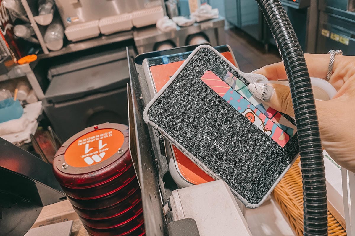 輕時尚設計 Bone頸掛識別證套-沙紋款Lanyard Wallet Hor識別證、卡夾、零錢包 一起帶著走16.jpg