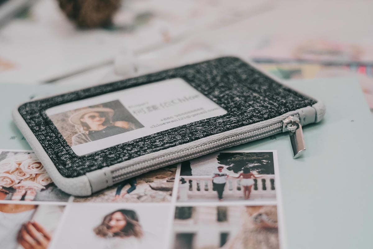 輕時尚設計 Bone頸掛識別證套-沙紋款Lanyard Wallet Hor識別證、卡夾、零錢包 一起帶著走9.jpg