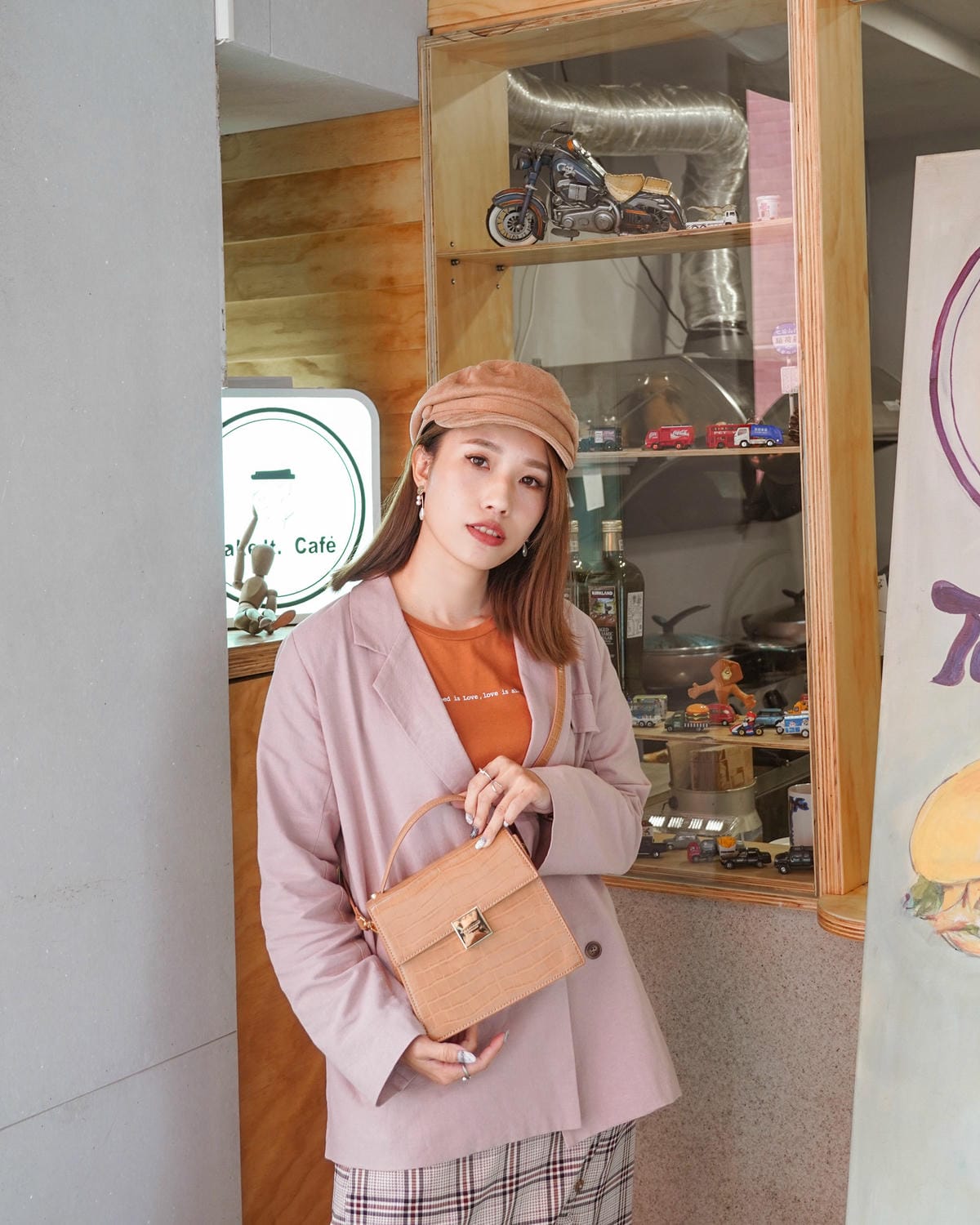 包Ｘ春季穿搭｜ROBINMAY羅馬時空手提包 簡約展現個性時尚14.jpg